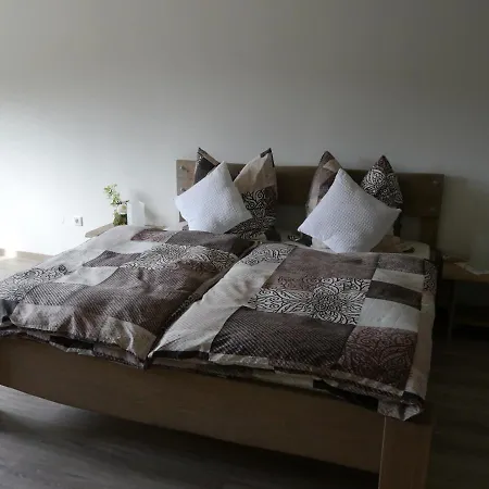 Πανσιόν Tuechersfeld 3*